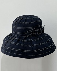 (Robertidea) hat / italy