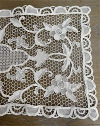 LACE TABLE MAT
