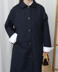 (147)navy trench coat
