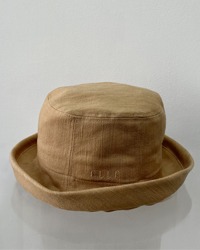 (ELLE) hat